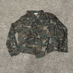 Women's Down East Camouflage Cardigan size XL